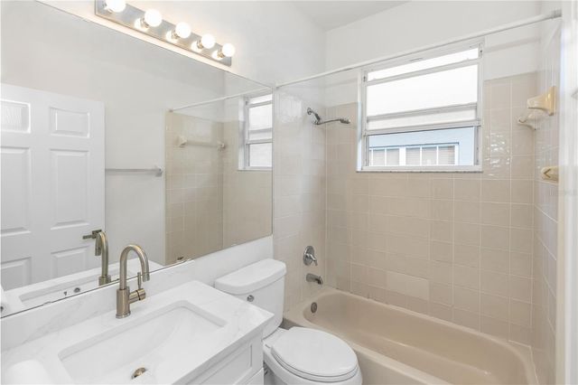 1016 LAKE BISCAYNE WAY, Orlando, FL 32824