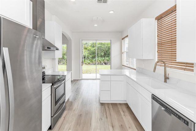 1016 LAKE BISCAYNE WAY, Orlando, FL 32824