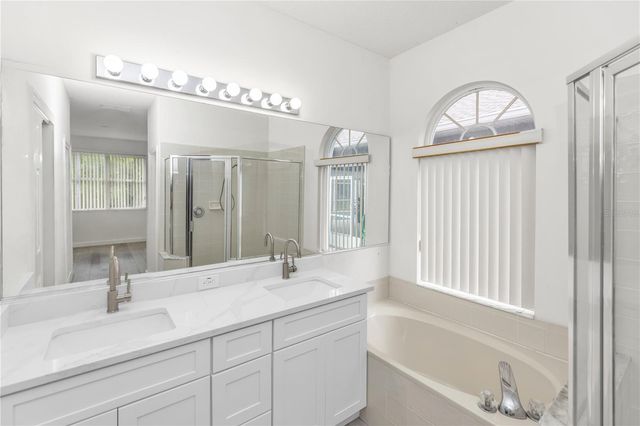 1016 LAKE BISCAYNE WAY, Orlando, FL 32824