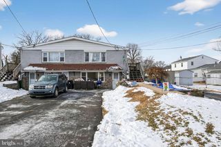562B HULMEVILLE AVE, Penndel, PA 19047