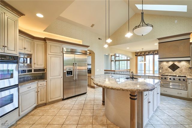 4120 Lochness Circle NW, Canton, OH 44718