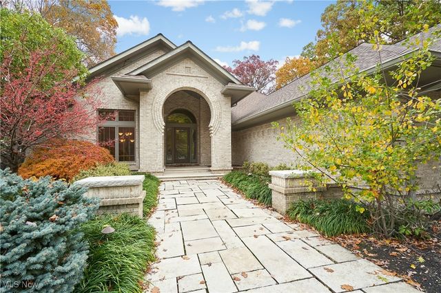 4120 Lochness Circle NW, Canton, OH 44718