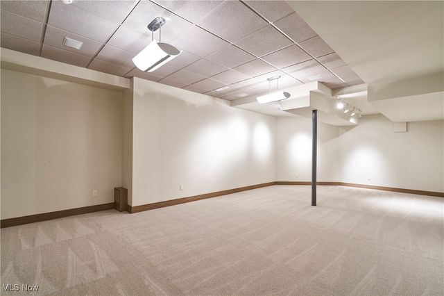 4120 Lochness Circle NW, Canton, OH 44718