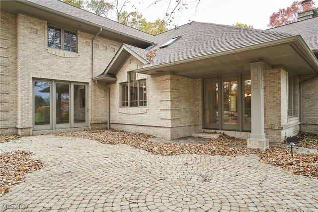 4120 Lochness Circle NW, Canton, OH 44718