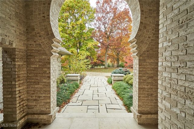 4120 Lochness Circle NW, Canton, OH 44718