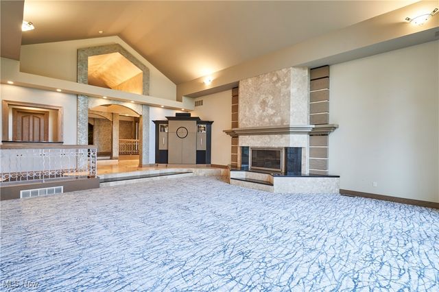 4120 Lochness Circle NW, Canton, OH 44718