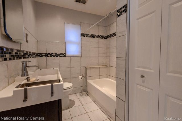 25002 Donald, Redford Charter Township, MI 48239