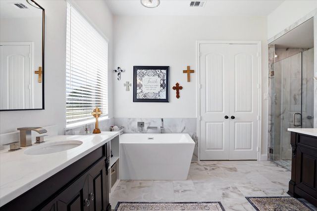 10040 Horseshoe Nail Road, Pilot Point, TX 76258