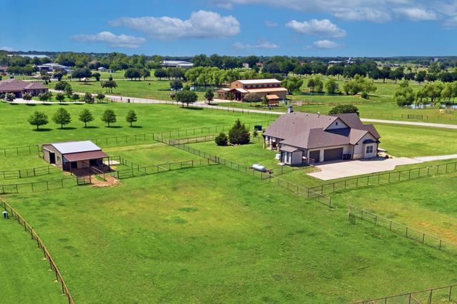 10040 Horseshoe Nail Road, Pilot Point, TX 76258