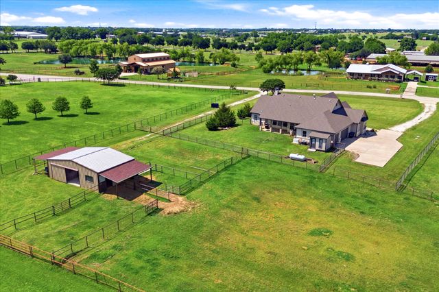 10040 Horseshoe Nail Road, Pilot Point, TX 76258