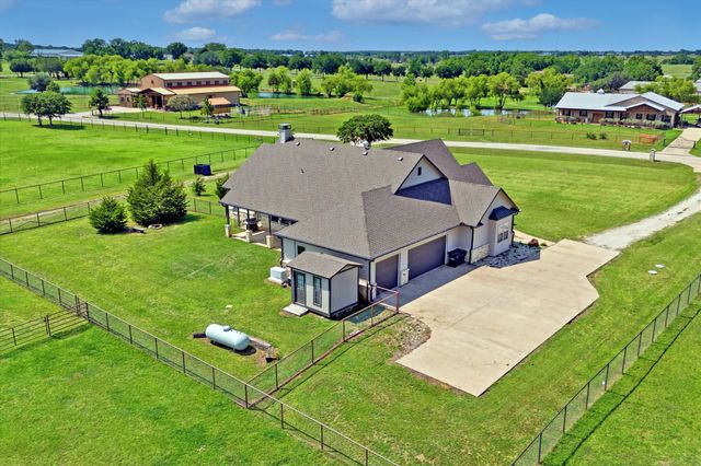 10040 Horseshoe Nail Road, Pilot Point, TX 76258
