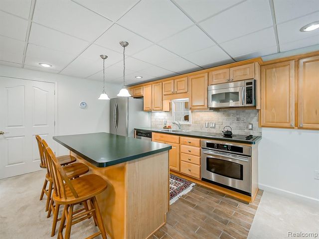 44415 Aspen Ridge Drive, Northville, MI 48168