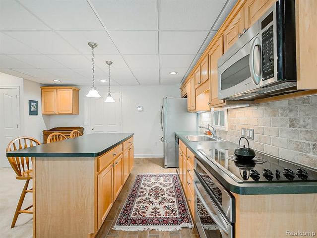 44415 Aspen Ridge Drive, Northville, MI 48168
