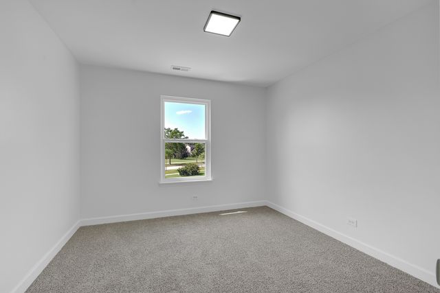 260 Wedgewood Circle, Lake In The Hills, IL 60156