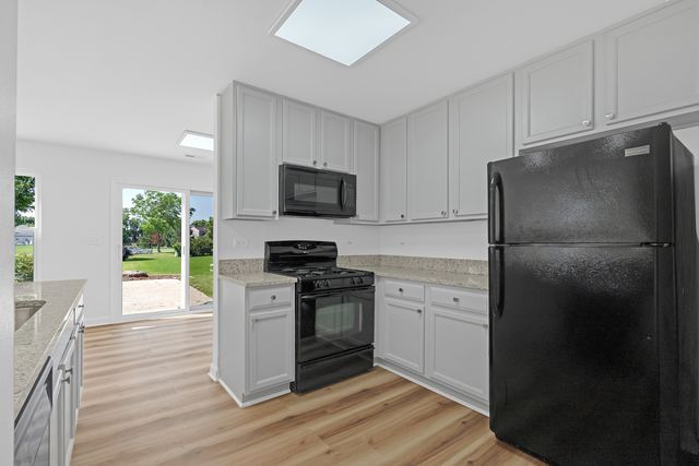260 Wedgewood Circle, Lake In The Hills, IL 60156