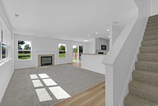 260 Wedgewood Circle, Lake In The Hills, IL 60156