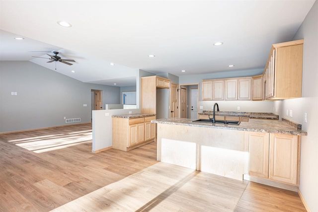 1618 Michigan Avenue, Wisconsin Dells, WI 53965