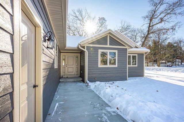 1618 Michigan Avenue, Wisconsin Dells, WI 53965