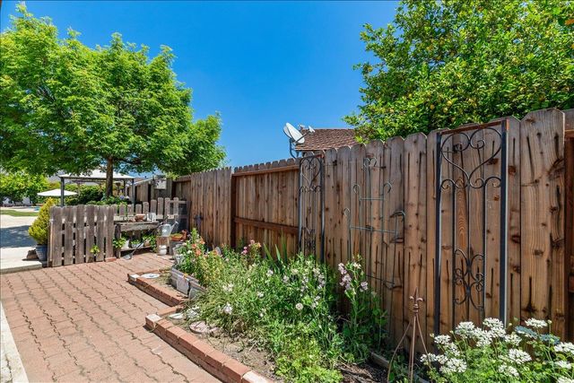 3212 Barry Ct, Ceres, CA 95307