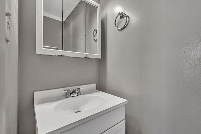 2323 Ranch RD, Roanoke, VA 24017