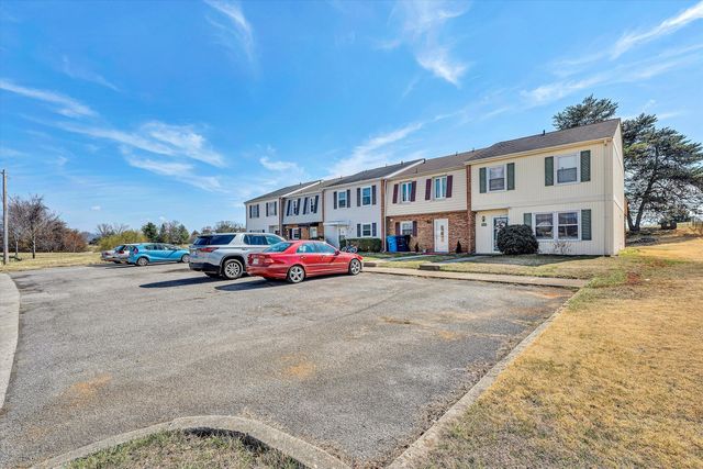 2323 Ranch RD, Roanoke, VA 24017