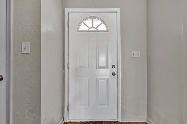 2323 Ranch RD, Roanoke, VA 24017