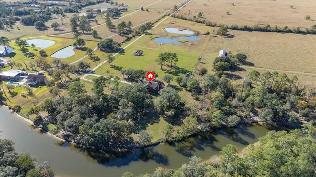 6641 S Eagle Road, Anahuac, TX 77514