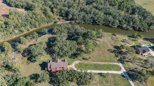 6641 S Eagle Road, Anahuac, TX 77514