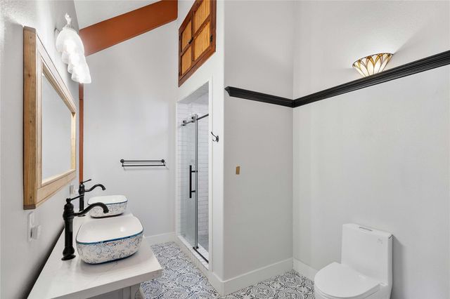 6641 S Eagle Road, Anahuac, TX 77514