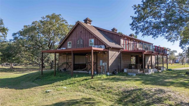6641 S Eagle Road, Anahuac, TX 77514