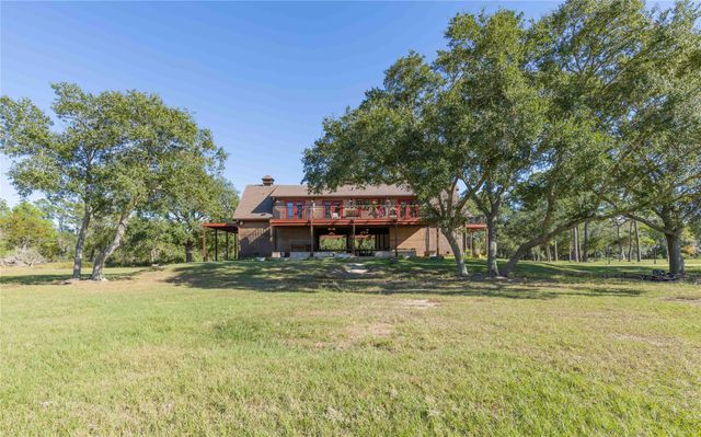 6641 S Eagle Road, Anahuac, TX 77514