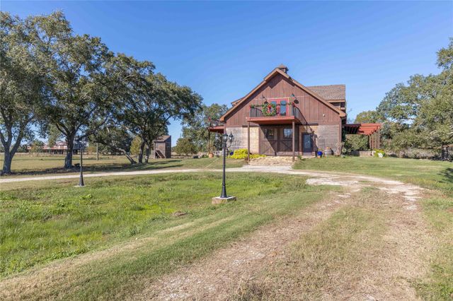 6641 S Eagle Road, Anahuac, TX 77514