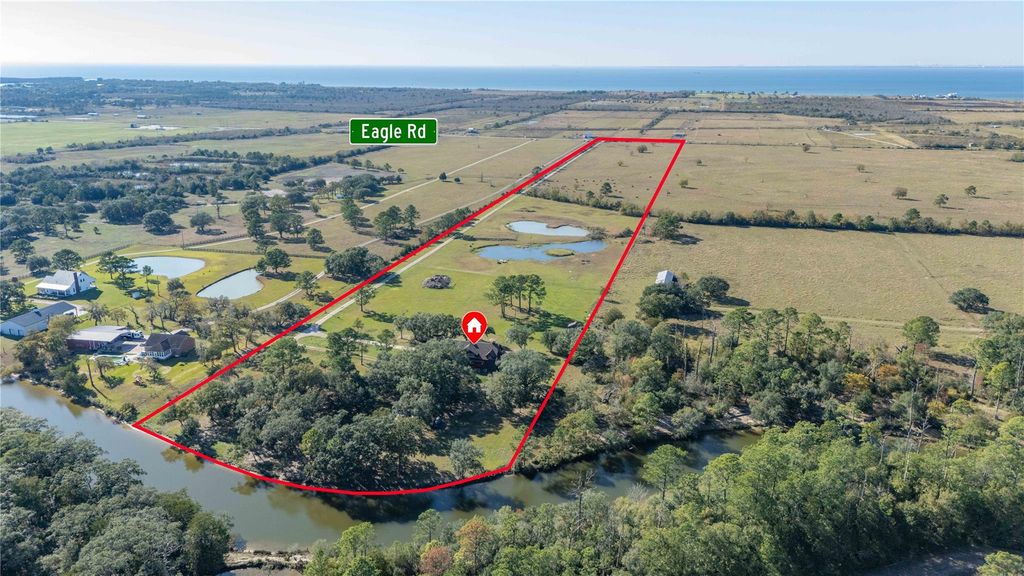 6641 S Eagle Road, Anahuac, TX 77514
