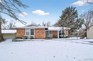 677 Turfwood Drive, Ballwin, MO 63021