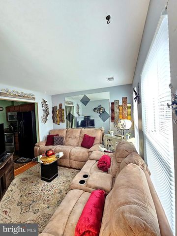 528 PEACOCK DR, Landover, MD 20785