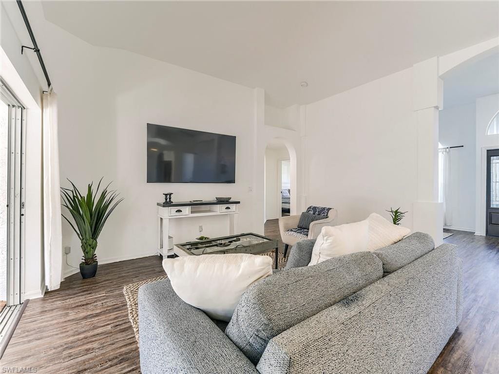 Image 2 of property listing at 1190 SW 57th ST, Cape Coral, FL 33914