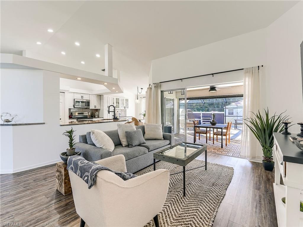 Image 3 of property listing at 1190 SW 57th ST, Cape Coral, FL 33914