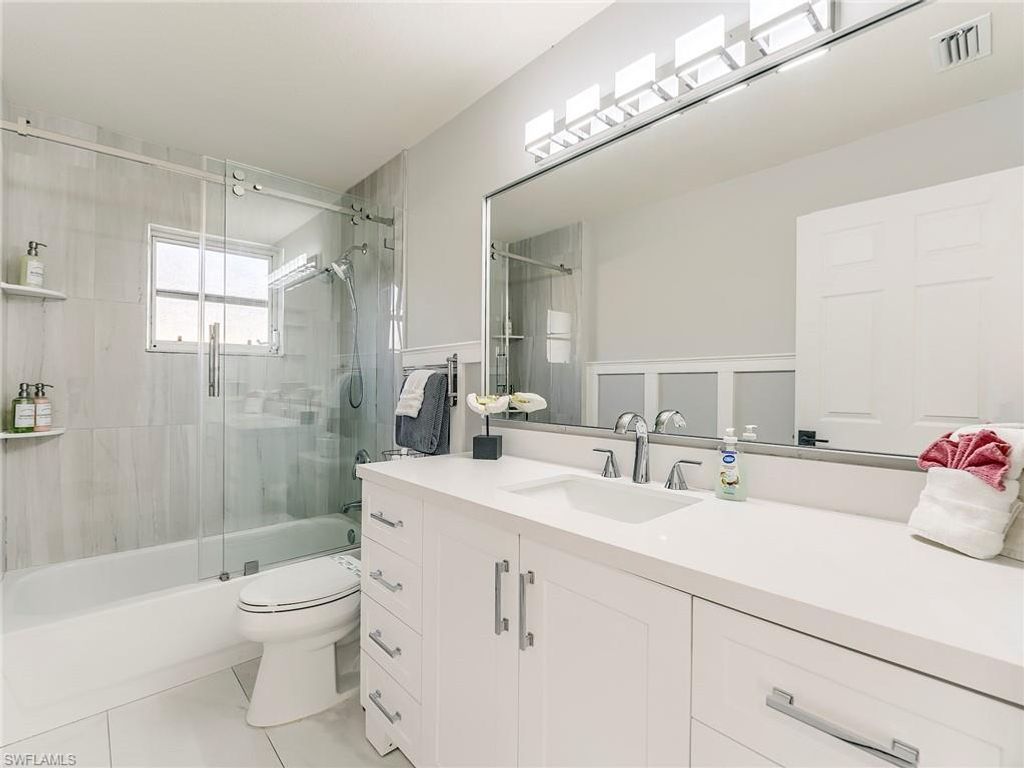 Image 33 of property listing at 1190 SW 57th ST, Cape Coral, FL 33914