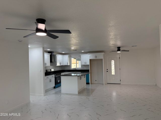 6829 W MONTE VISTA Road, Phoenix, AZ 85035