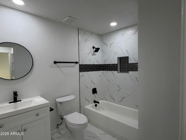 6829 W MONTE VISTA Road, Phoenix, AZ 85035