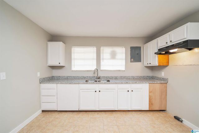 2815 FAIRFAX AVENUE, Bessemer, AL 35020