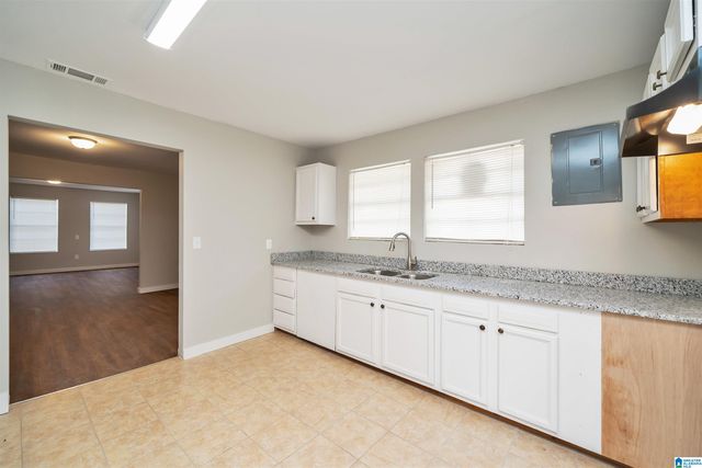 2815 FAIRFAX AVENUE, Bessemer, AL 35020