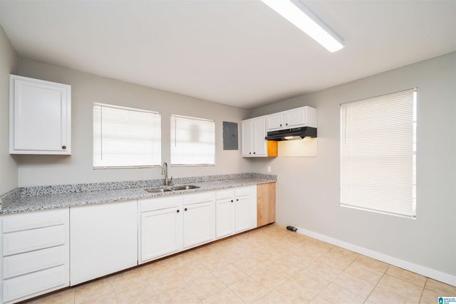 2815 FAIRFAX AVENUE, Bessemer, AL 35020