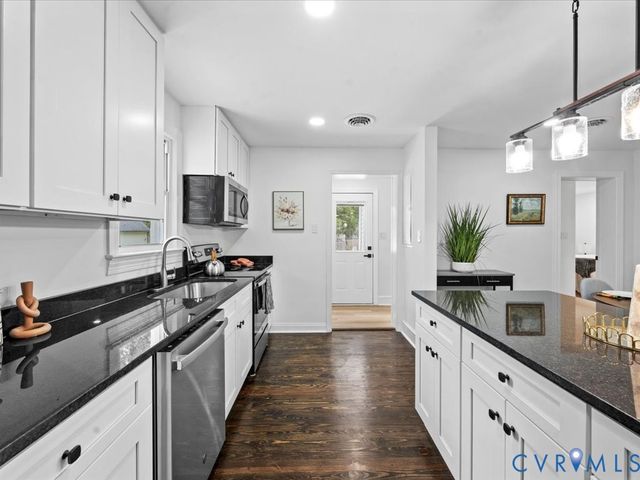 2203 Grant St, Hopewell, VA 23860