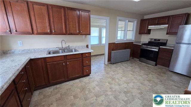 230 Wood Street, Catasauqua Boro, PA 18032