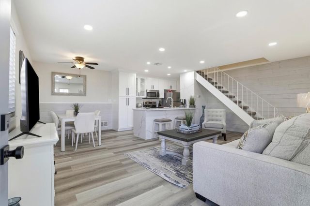 812 Blossom Hill Road 2, San Jose, CA 95123