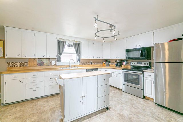 1105 MADISON STREET, Little Chute, WI 54140
