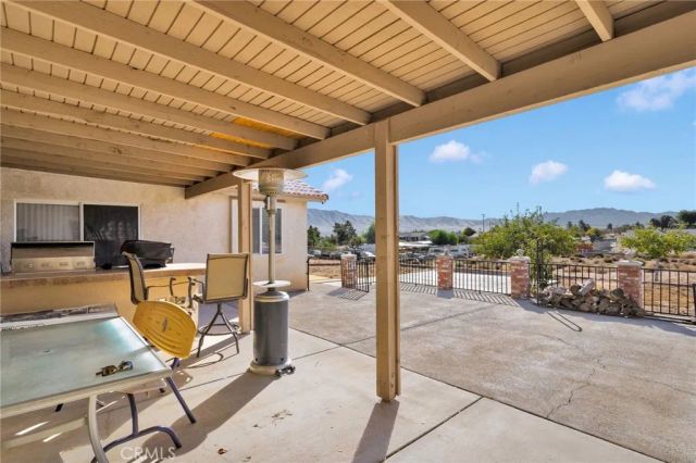 18575 Atlantic Street, Hesperia, CA 92345