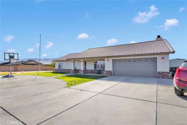 18575 Atlantic Street, Hesperia, CA 92345