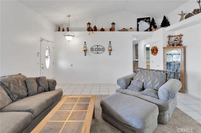 18575 Atlantic Street, Hesperia, CA 92345